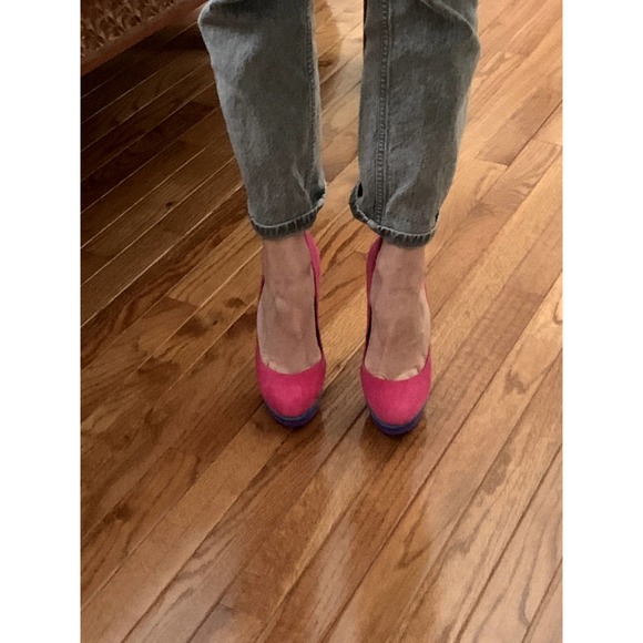 Brian Atwood Fontanne Multicolor Suede Platform Pumps - Picture 11 of 13